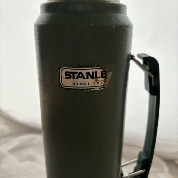 Stanley Classic Green 1-1:L Vacuum Thermos 20-01132 - Picture 2 of 7